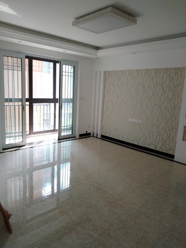 晒晒老公亲自打造的新房,耗时半年,前后花12万,电视墙有亮点!