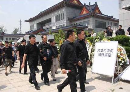 林正英|林正英为什么死后葬在美国?