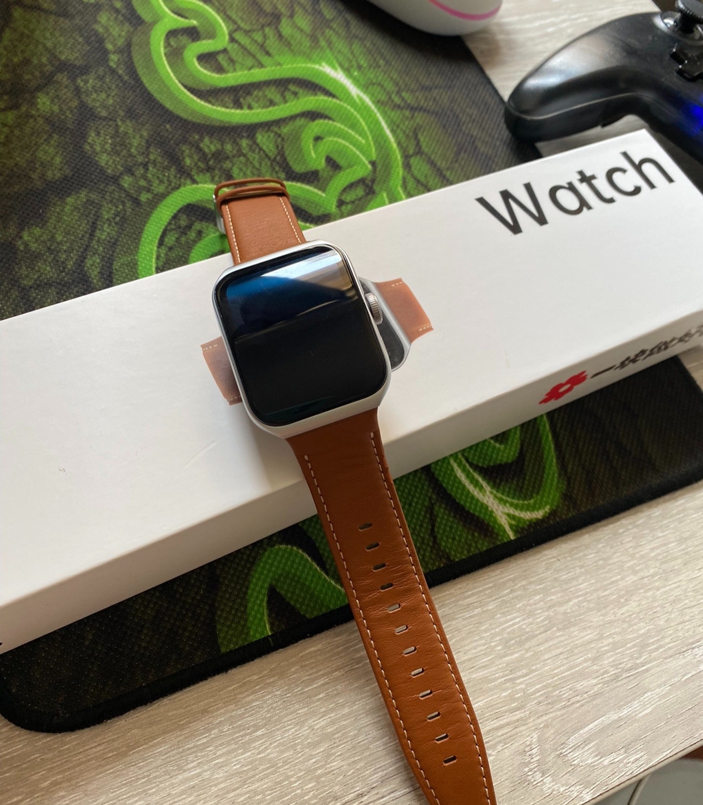 小米科技|苹果Apple Watch S8与安卓手表续航大比拼，到底谁更出色？