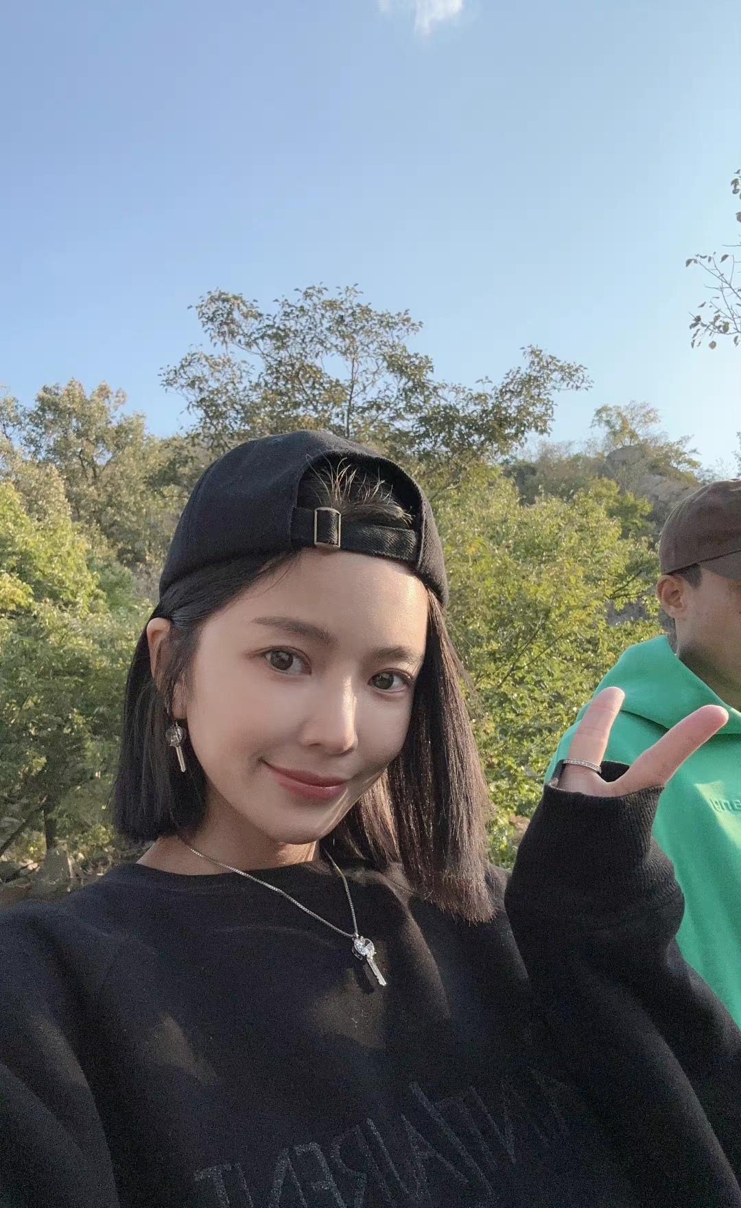 王灿|王灿麦迪娜两夫妻合体度假,麦迪娜姜潮恩爱溢出了屏幕