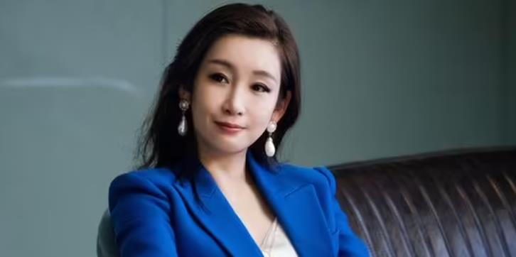 秦海璐|怀孕时公公小叔子相继去世,秦海璐独自当家,今和王新军很幸福