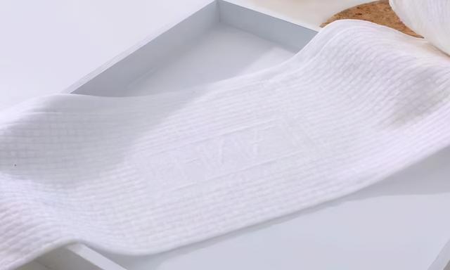 马桶上别挂毛巾架了!看看年轻人的做法,精致又实用