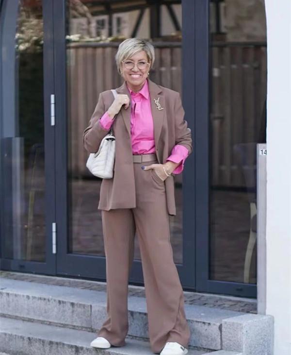 穿衣搭配|老年人如何穿出贵气感?这几种颜色不能错过,洋气又高级