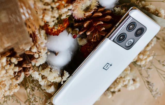 一加真良心,2K屏+哈苏影像2.0,骁龙8加持、8+128G跌至4099