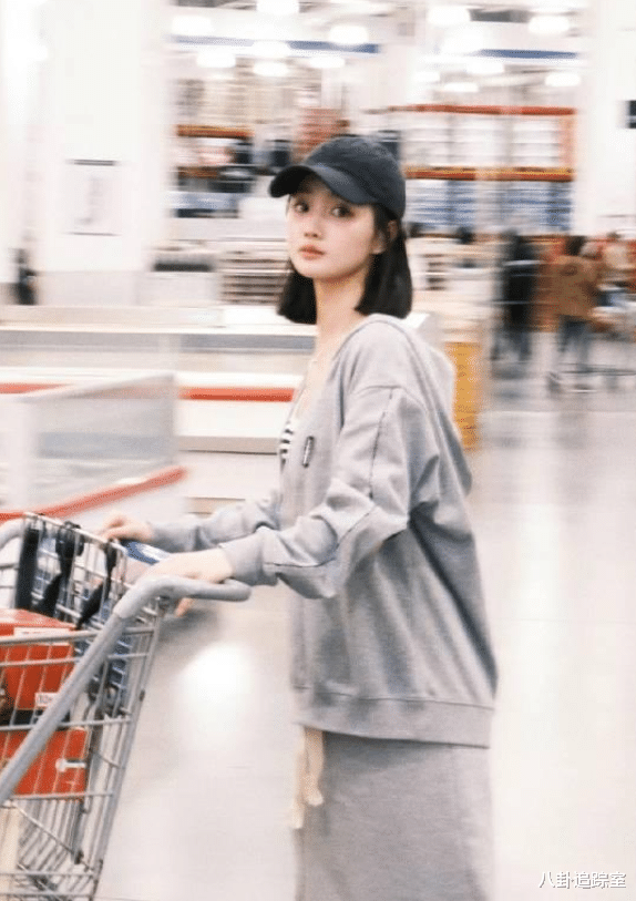 邵晴|插足张嘉倪后，邵晴晒割腕反转舆论，曝被求婚成功，在学校成榜样