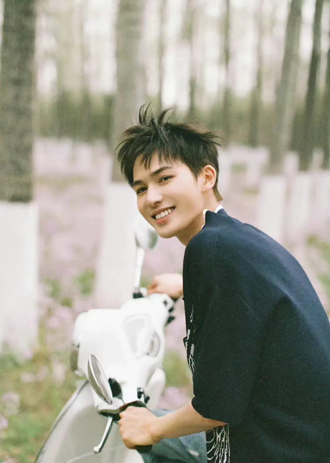 赌王|6月17日朱正廷发长文谴责私生