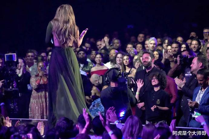 詹妮弗|恭喜!分手17年,世纪大复合:这次,他们不结婚真的很难收场…