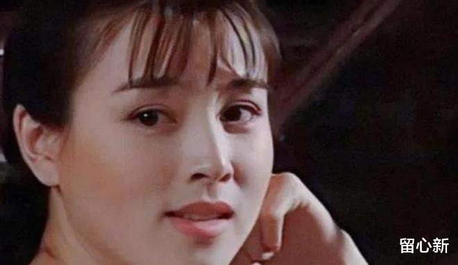 赵明明|“不会抛媚眼”别硬演， 5位女星告诉你，媚眼是骨子里自带的