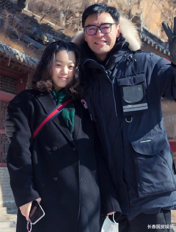 钟镇涛|钟镇涛26岁大女儿近照曝光，腹部隆起被质疑未婚先孕