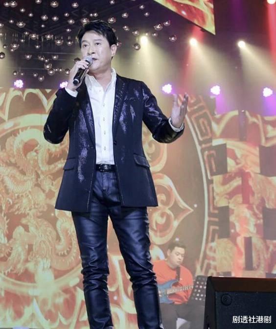 带货|50岁港圈女神洪欣现身直播间带货，被嘲面部肿胀，胖了两个码