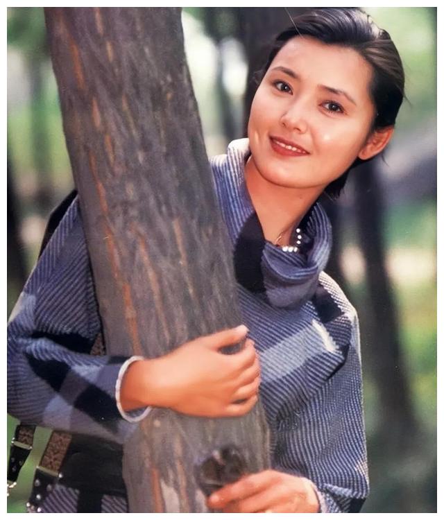 姜黎黎|姜黎黎:把美貌传给了女儿,和丈夫一起抗癌,婚姻让女儿都羡慕