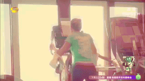 李玟|47岁李玟身材照被曝光：网友大呼受不了，这也太开挂了