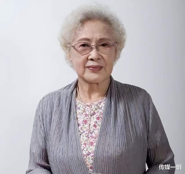 秦怡|人民艺术家秦怡去世，一生坎坷历遍悲欢离合，终来优雅走完100岁