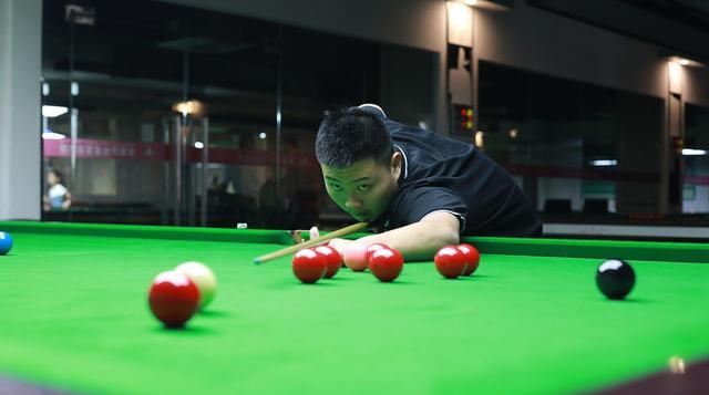 霍尔特|中国斯诺克又造惊喜！赵剑波淘汰霍尔特！重返职业资格再进一步！