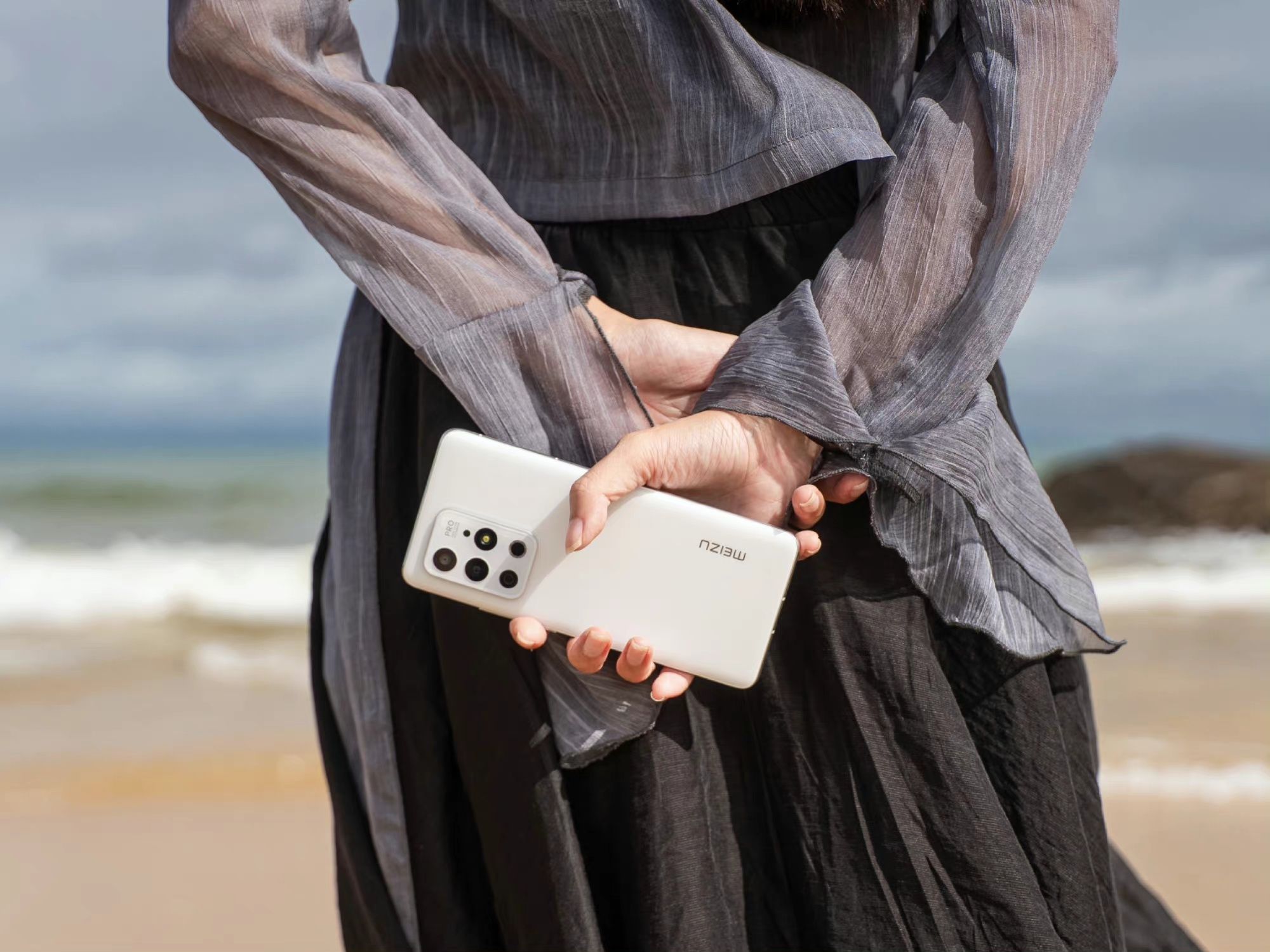 Linux|小米12对标iPhone？小屏旗舰之战谁能成为赢家