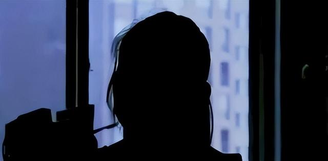 未婚夫妻密室内身亡,姿势诡异,警方调查发现种种疑团