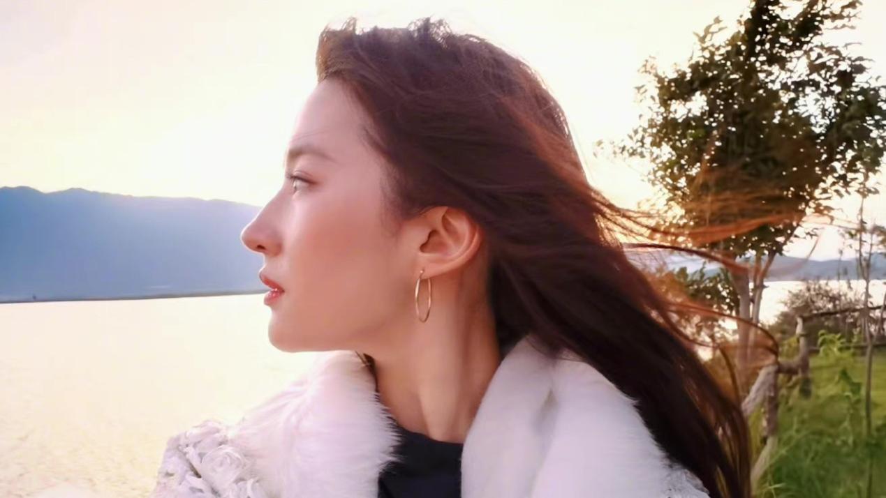 李现|继《狂飙》之后，《去有风的地方》收官，刘亦菲李现晒照发文告别