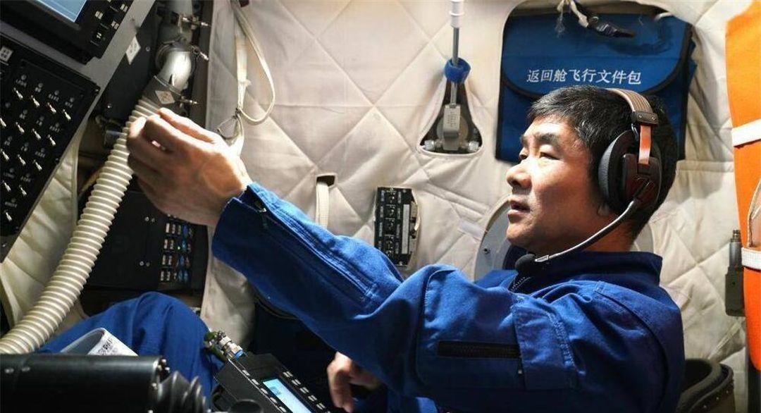 宇航员连牺牲都不怕,为什么从月球上看地球,却会打心底里恐惧?