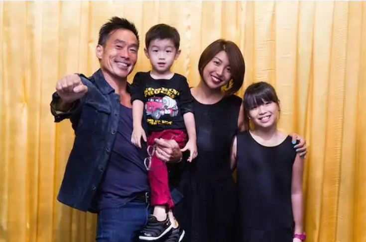 郑浩南|“古惑仔”郑浩南妻子疑出轨！带一双儿女失联，房子和车都未留下