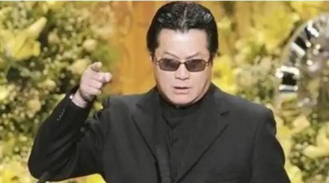 邓光荣|在罗文葬礼“掌掴”邓光荣，刘銮雄找了14K哪位元老？才保住性命