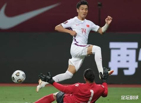 国足|曝国足大换血！青春版11人来袭：韦世豪领衔携4小将，归化仅留1人