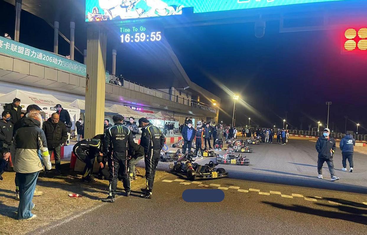赔钱!33岁车手“比赛中”撞亡,家属:赛道不规范,救援延误!