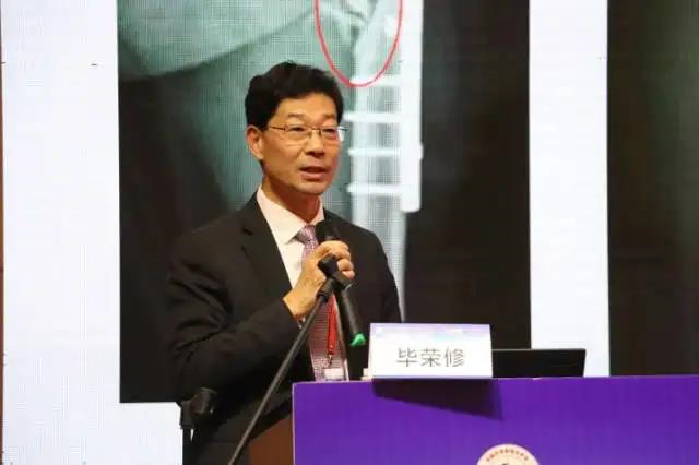 骨科|骨科专家毕荣修,行医30余载,曾用“骨搬运”帮患者摆脱截肢噩梦