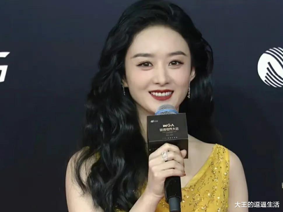 明星 红毯上，女明星又开始争艳斗美了