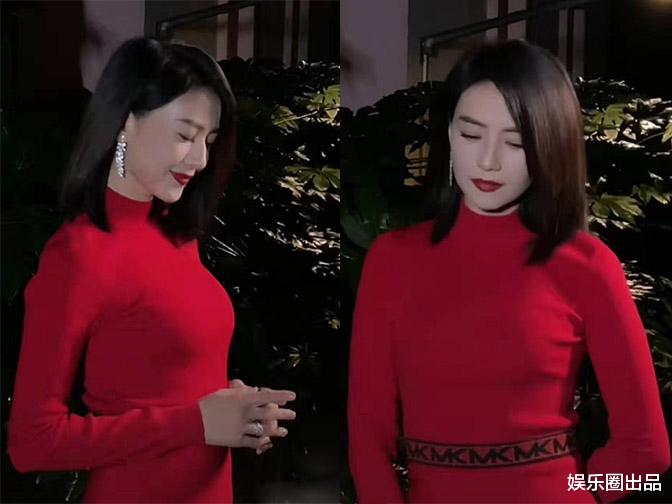 高圆圆|高圆圆深夜拍大片，穿高领长裙站在路灯下摆拍，黑夜藏不住她的美