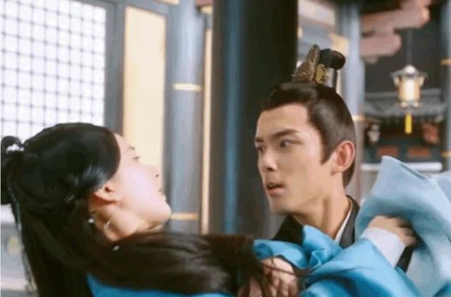 高圆圆|凌不疑这性张力可以呀！压床吻、单手抱和额头吻，他是真亲啊