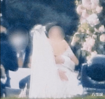 孙艺珍|玄彬孙艺珍婚礼仪式进入尾声,鞠躬感谢父母,甜蜜接吻惹全场沸腾