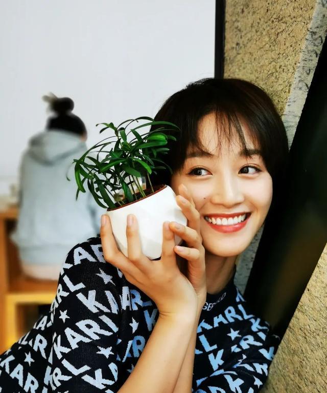 蓝盈莹|蓝盈莹的真实身高让张柏芝惊讶,其实不少女星看着矮实际上挺高