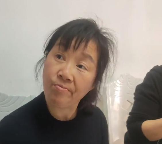 余秀华|余秀华男友真实身份被扒，并非是企业家养蜂人，网友：一路货色