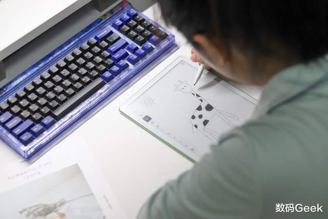 软件|墨案新品W8:打破死板,电纸书也可以文艺范!一个移动的图书馆
