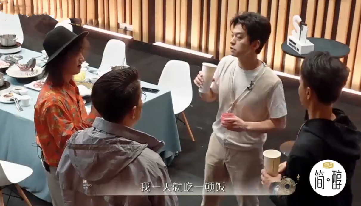 白梦妍|“人间清流”李健，《传奇》只给90块钱版权费，李健：是种耻辱