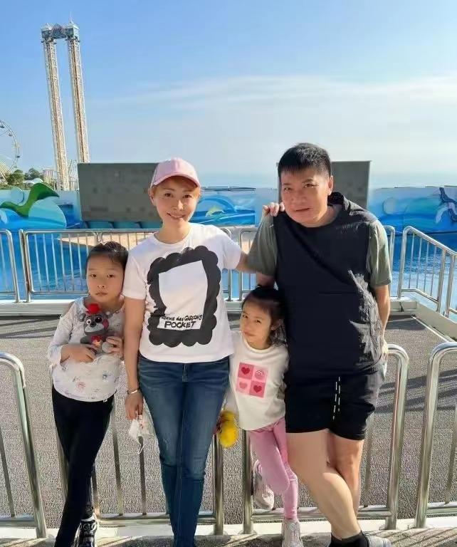 秦岚|知名男星街头打架，遭对方挑衅拳打脚踢，不敢过猛还击被吐槽