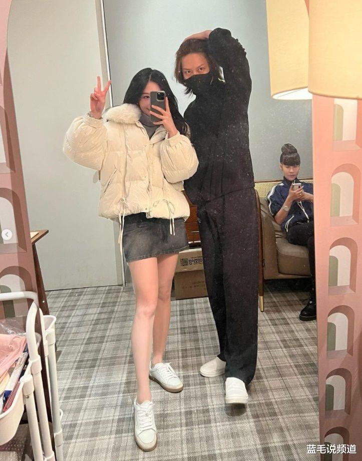 邱淑贞|邱淑贞20岁女儿赴韩 密会大咖男偶像 换穿衣服泄亲密关系