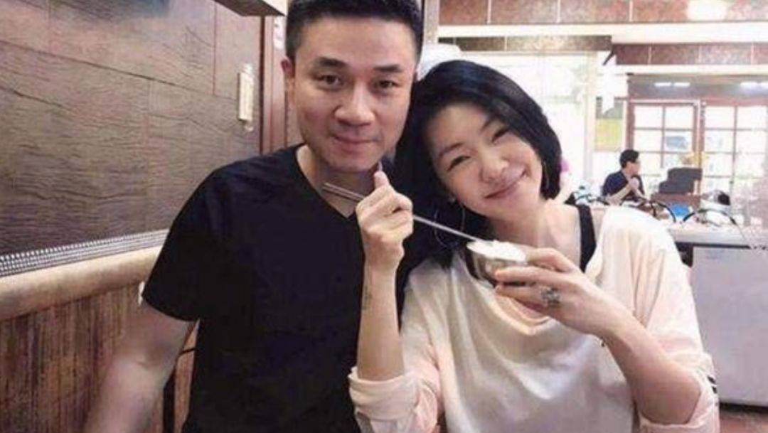 许雅钧|葛斯齐疯狂的爆料，让大小S又爱又恨！姐妹俩的婚姻，现如今竟然是一地鸡毛