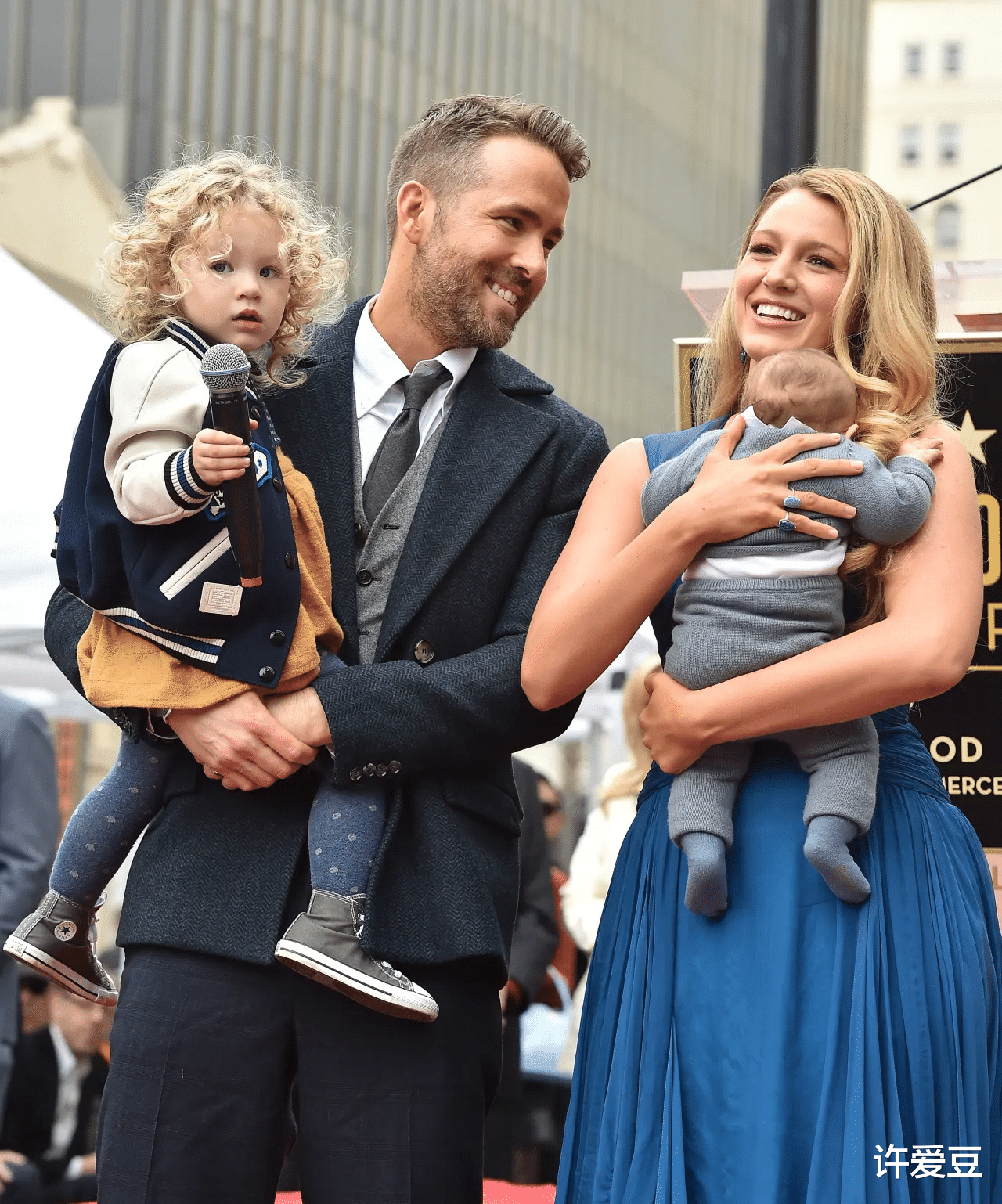 瑞安·雷诺兹|布蕾克·莱弗利怀孕了,期待与瑞安·雷诺兹的第四个孩子