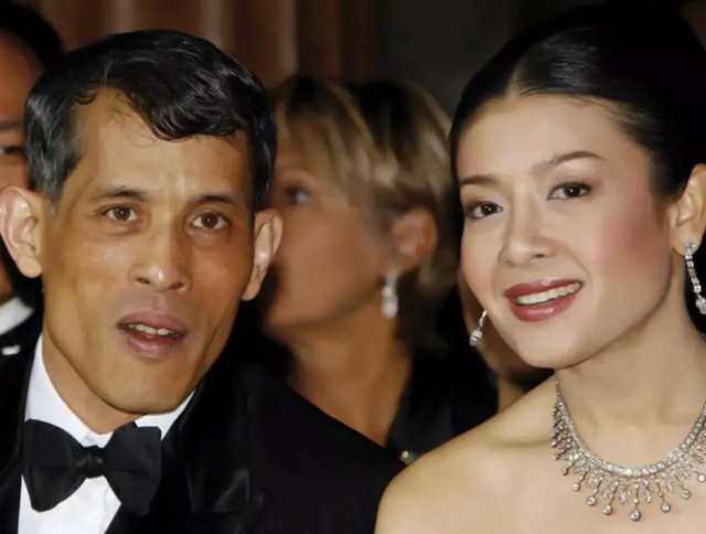 诗妮娜|诗妮娜任劳任怨昙花一现，苏提达高情商逆袭，阻拦储妃西拉米回宫