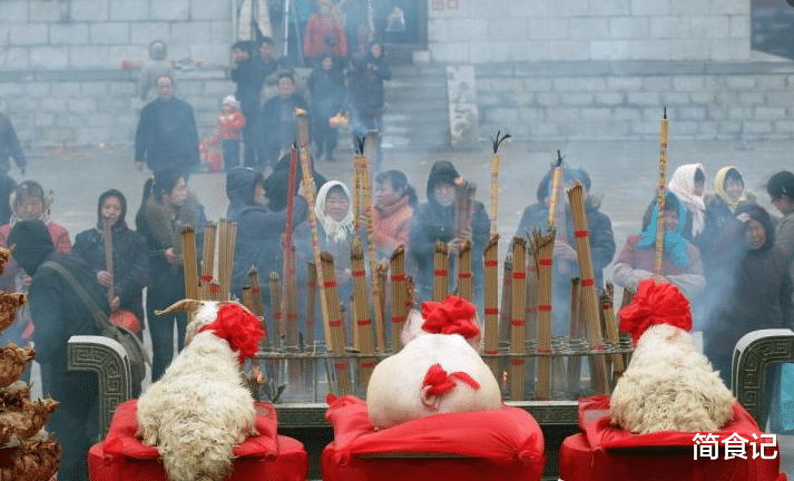除夕年夜饭，牢记“4要4不要”，老传统有讲究，寓意虎年一顺百顺