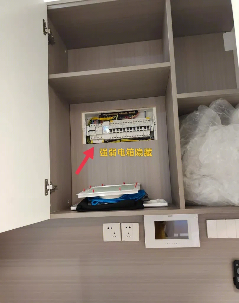 邻居这个鞋柜挺实用的！足够的收纳空间以外，还藏着4个小细节！