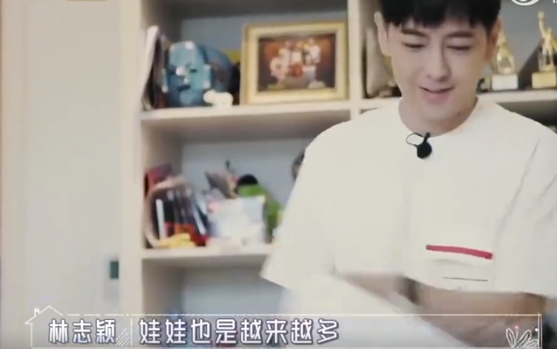 林志颖|林志颖大儿子的房间：目测8个平方，一张床就满了，床头娃娃成堆