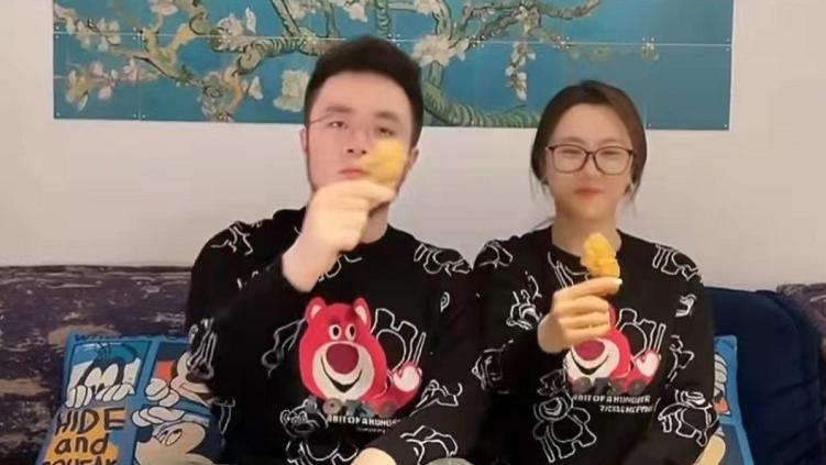 宋丹丹|宋丹丹儿媳家中内景意外曝光，30万沙发摆大厅，2万音响丢墙边