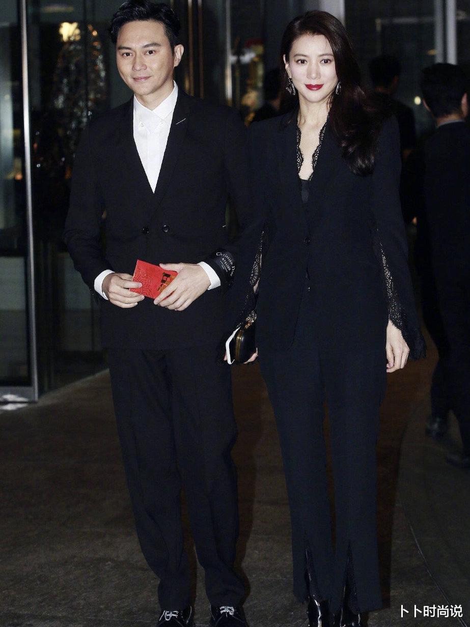 袁咏仪|化个妆就能美上热搜的女人，不愧叫靓靓，袁咏仪才是真的素颜女神