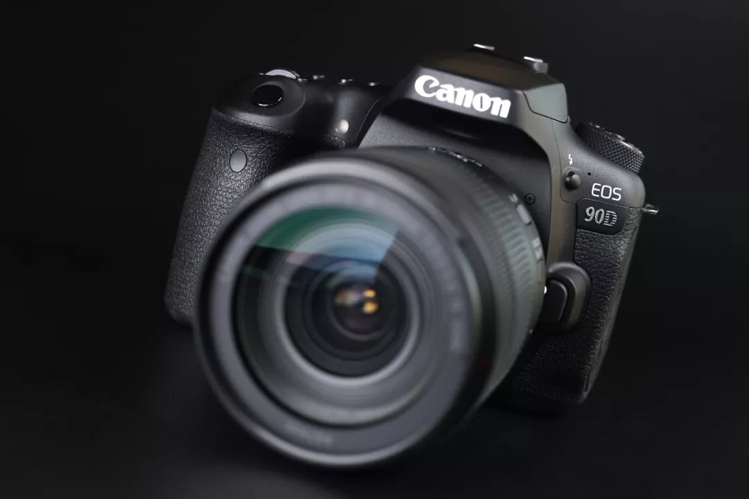 佳能eos|佳能EOS 90D评测：3250万像素的中端单反