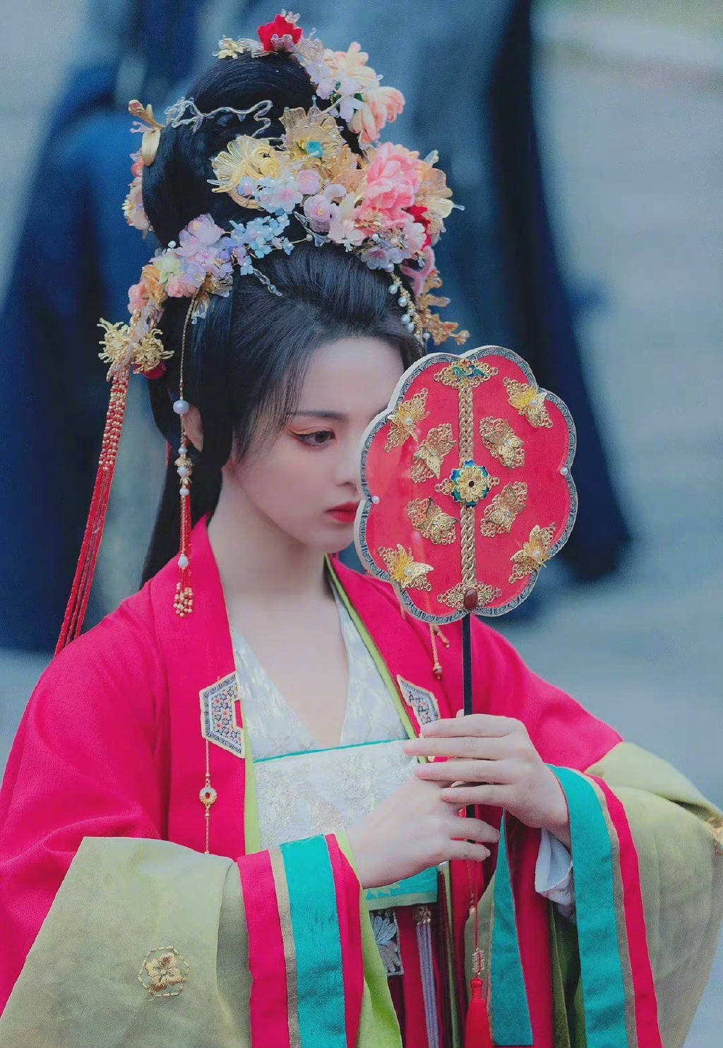 婚纱照|杨超越古装大婚路透曝光 雍容华贵太惊艳