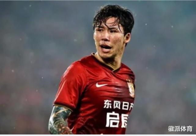 国足|国足两大巨星投奔海港引众怒！球迷怒斥囤积资源为何放弃亚冠