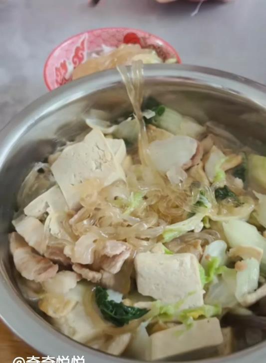 带货|田静晒大锅菜持续掉粉，田大怼想走温柔路线带货，郭希宽回怼网友