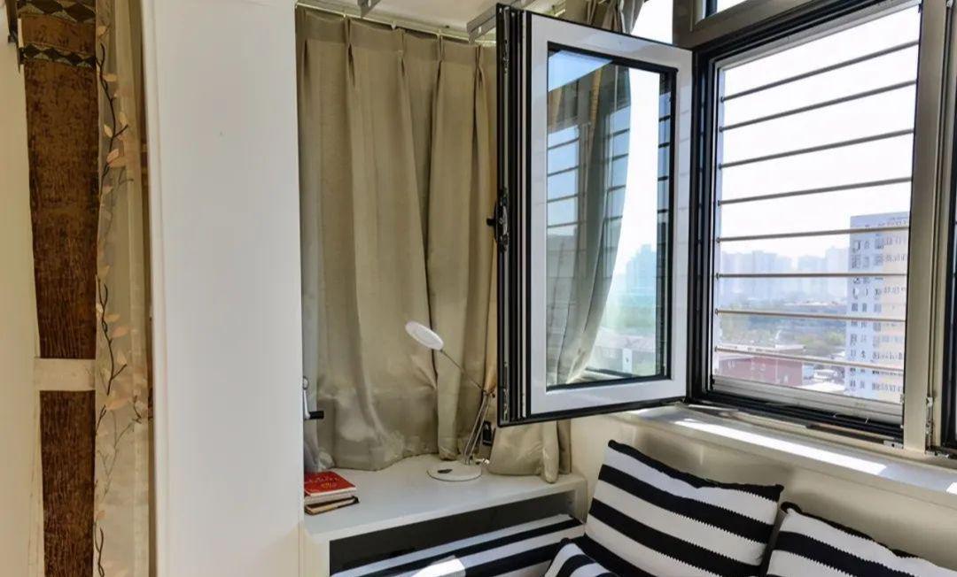 晒晒邻居的60㎡一居，餐厅超实用，多功能阳台很羡慕，小家真舒适